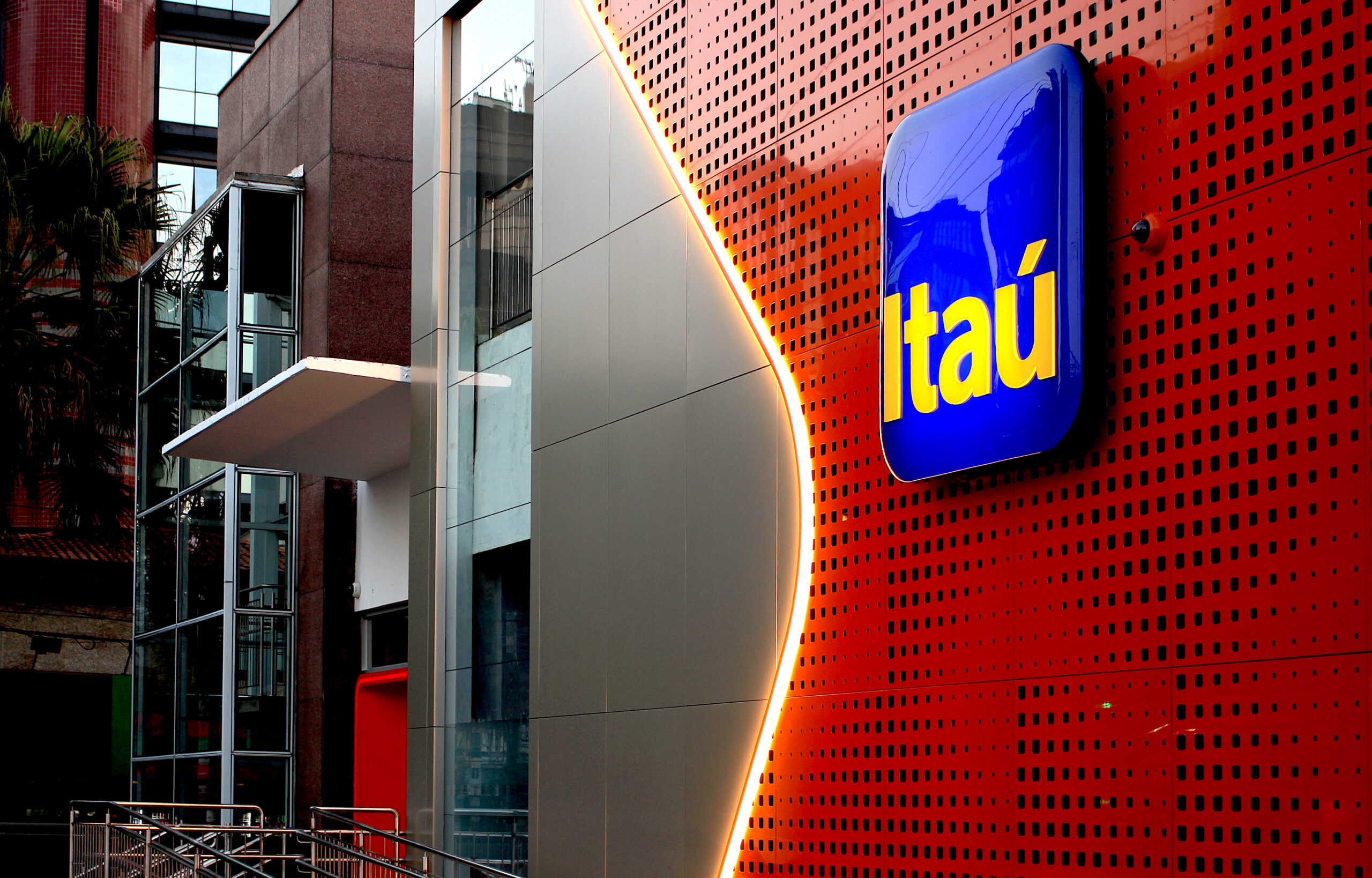 Itaú Unibanco leiloa mais de 150 imóveis residenciais e comerciais