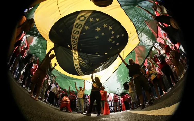 Cidades do Brasil promovem atos contra anistia a golpistas