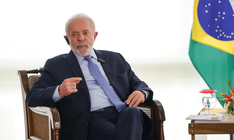 Lula participa de lançamento industrial da Nissan no Rio de Janeiro