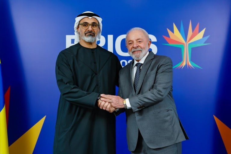 Lula aborda investimentos e mudança do clima com príncipe herdeiro de Abu Dhabi