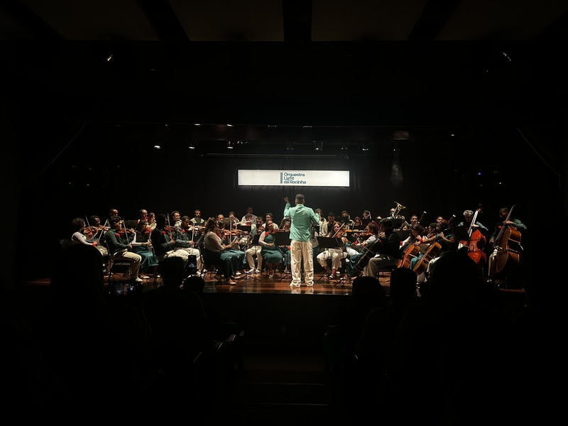 Orquestra Light da Rocinha faz ensaio aberto ao público no Centro do Rio