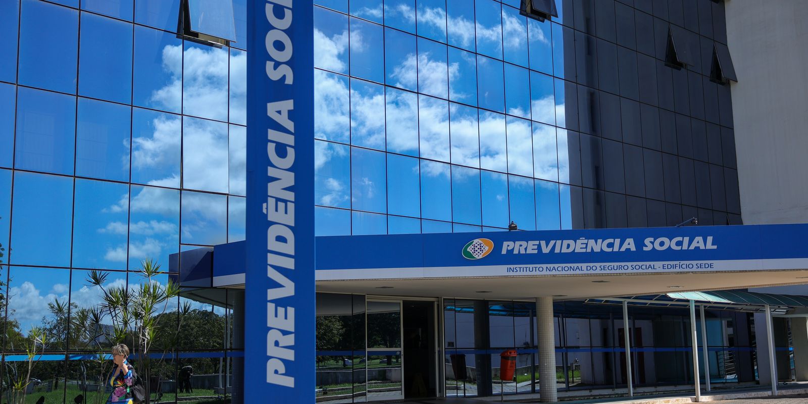 Dino vota contra redução em aposentadoria por invalidez no stf