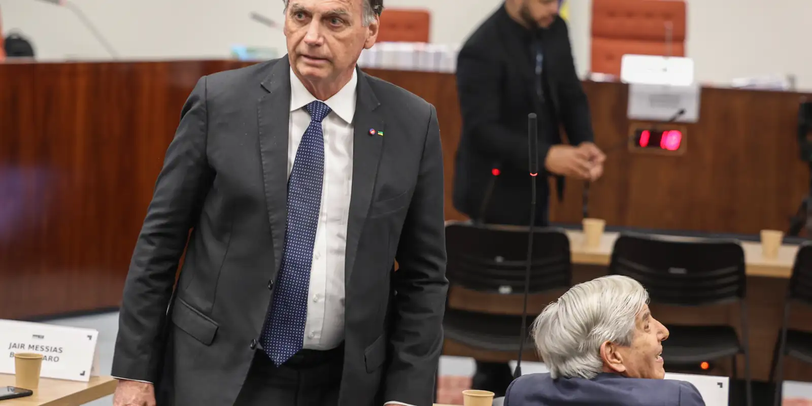 Bolsonaro questiona condenação e alega cerceamento de defesa em recurso