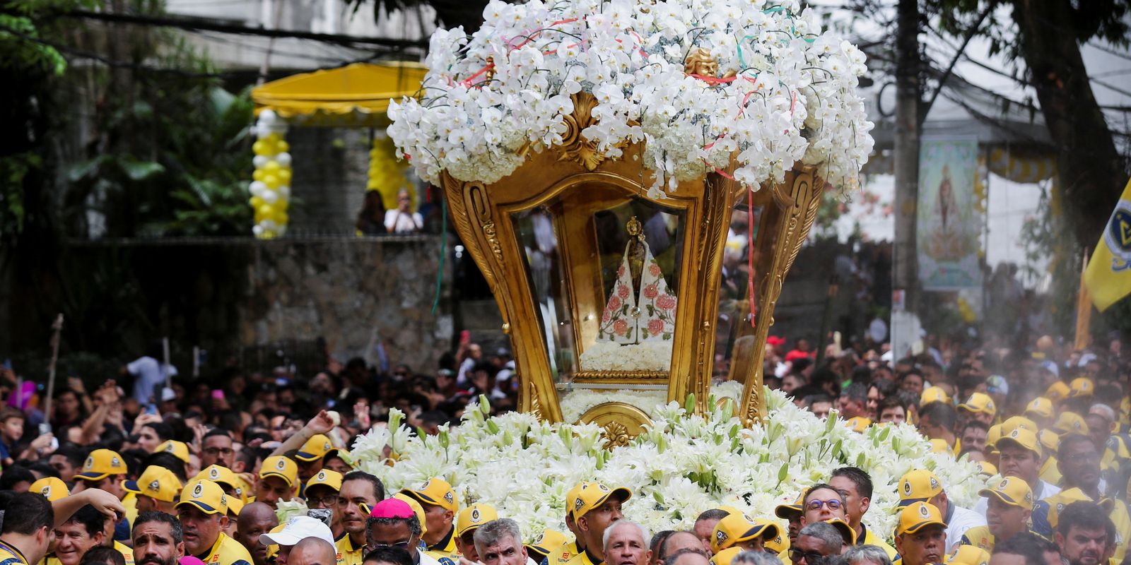 Círio de nazaré: fé e devoção levam 2,5 milhões às ruas de belém