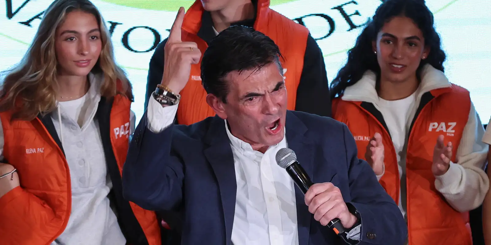 Rodrigo paz encerra era do mas e assume presidência na bolívia