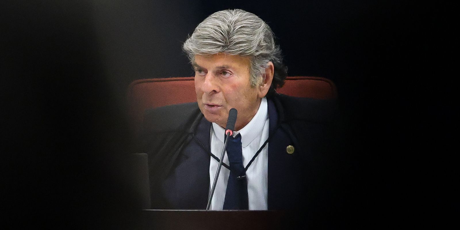 Fux surpreende e vota pela absolvição em julgamento de trama golpista