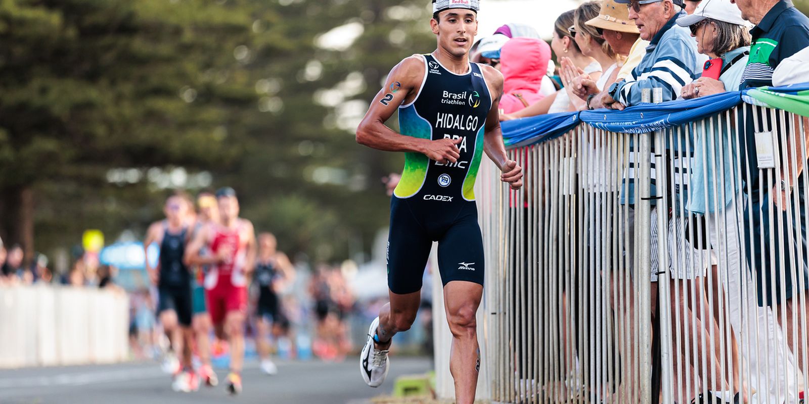 Brasileiro miguel hidalgo garante prata no mundial de triatlo