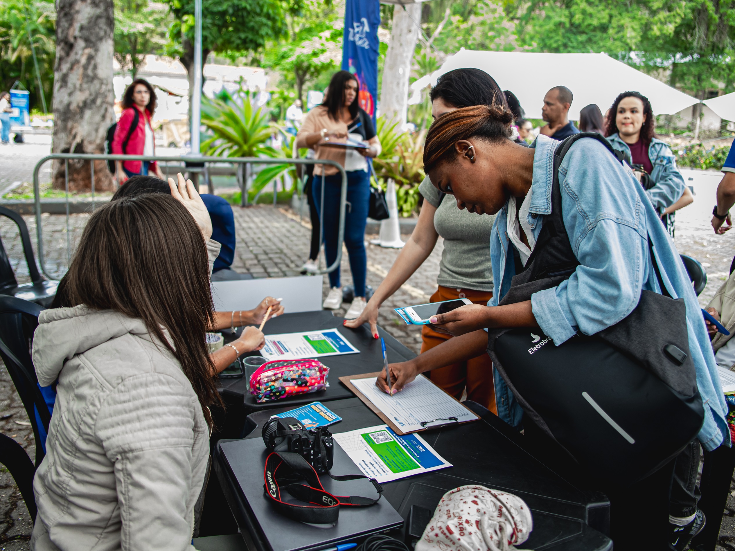 Casa da juventude promove acesso a 40 vagas de emprego