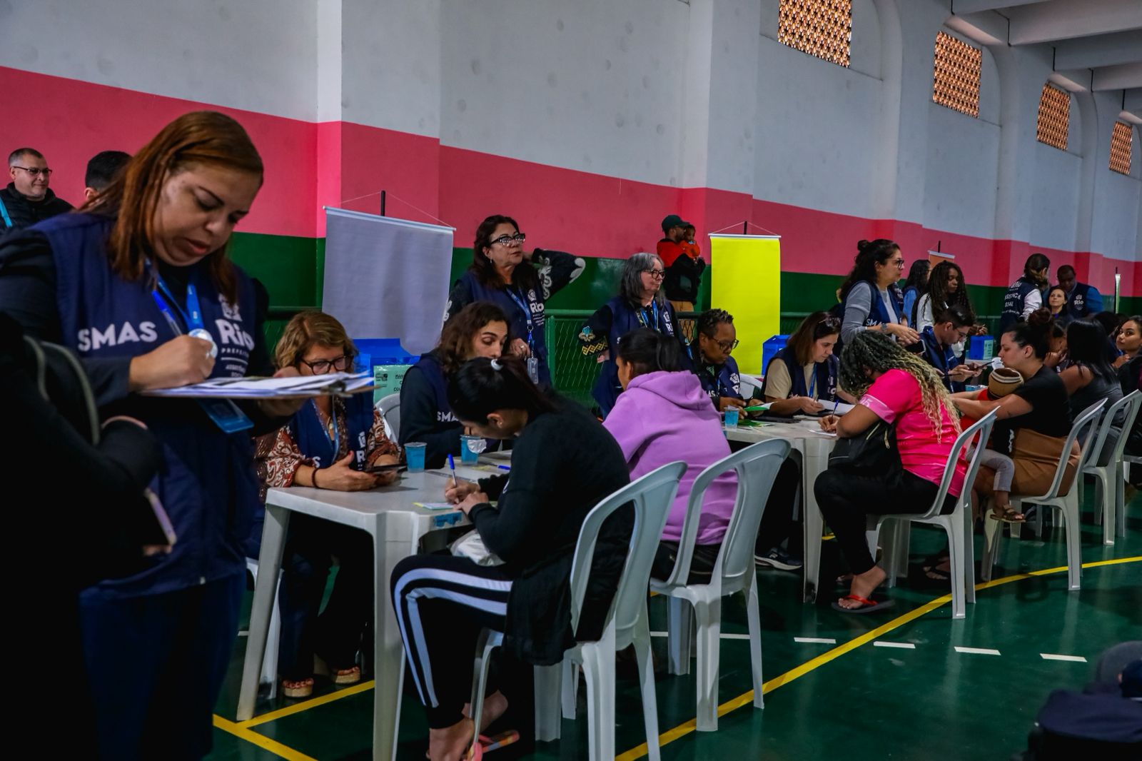 Rio inicia distribuição de cartões primeira infância para famílias carentes
