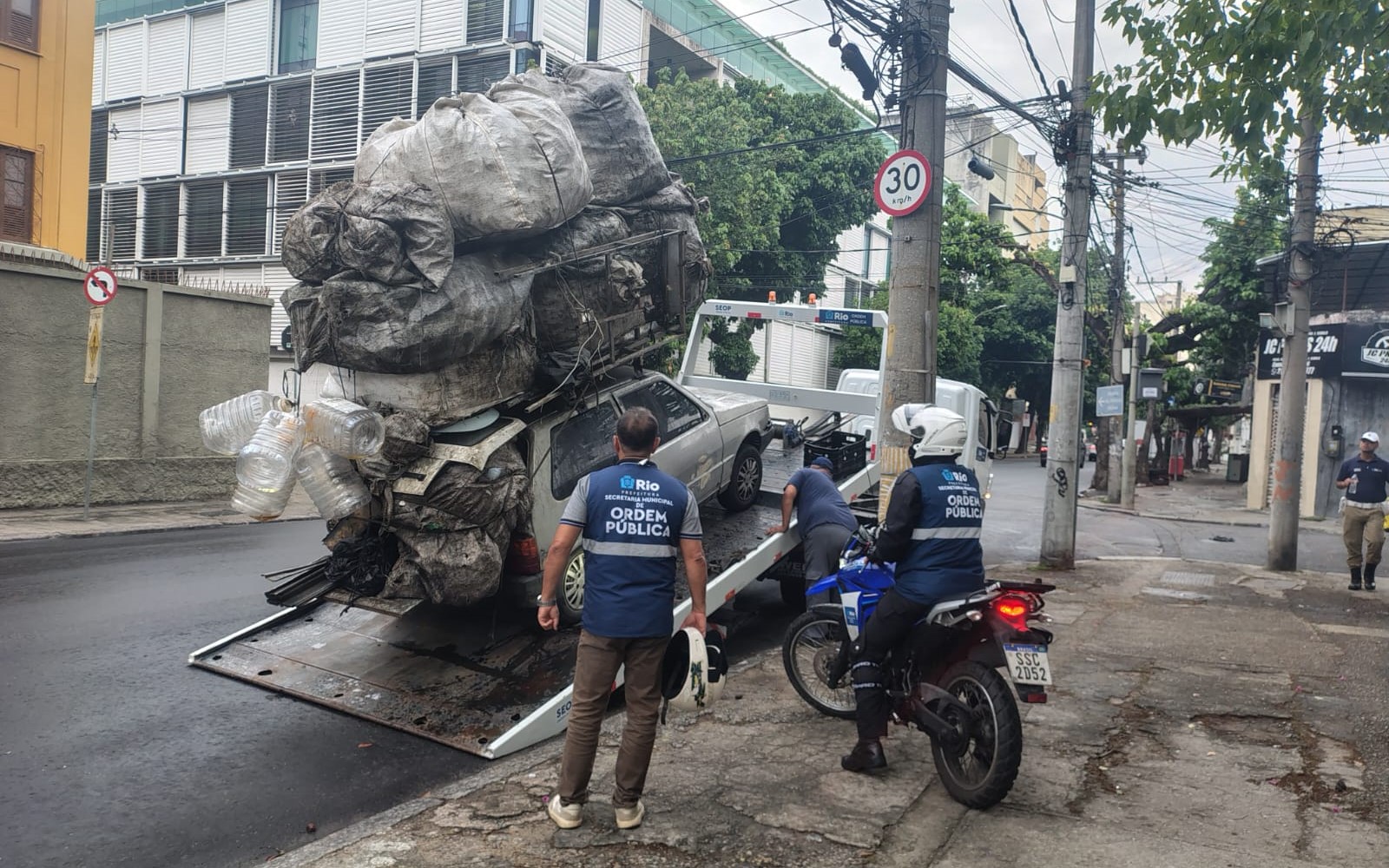 Seop e gm prendem dupla por transporte ilegal e placa adulterada