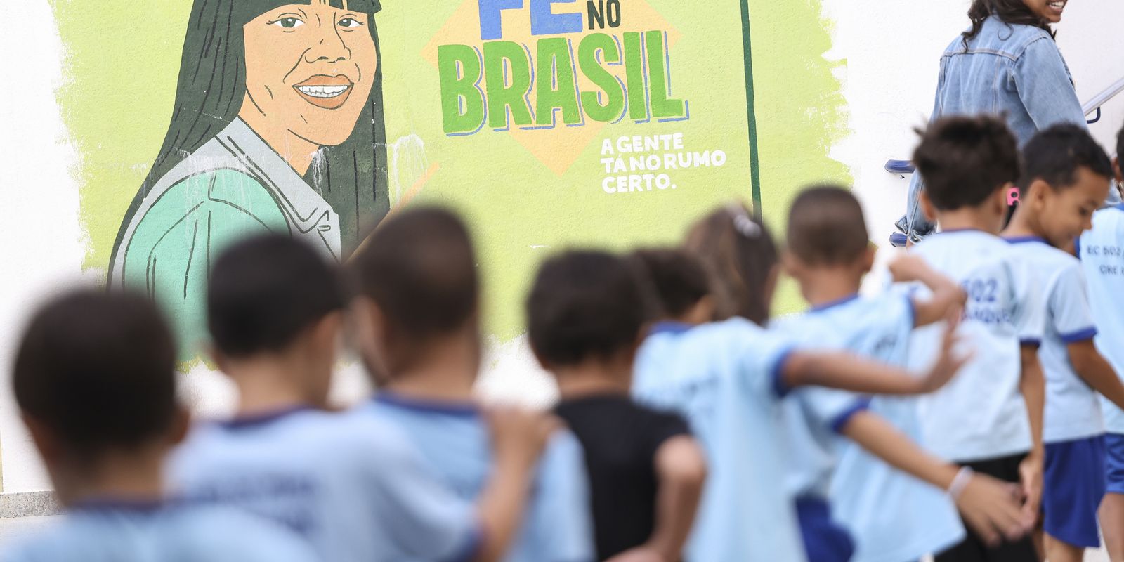 Pne: relatório aponta necessidade de investir 7,5% do pib em educação
