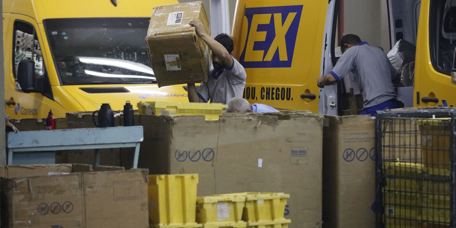 Correios buscam empréstimo bilionário para recuperação financeira até 2027