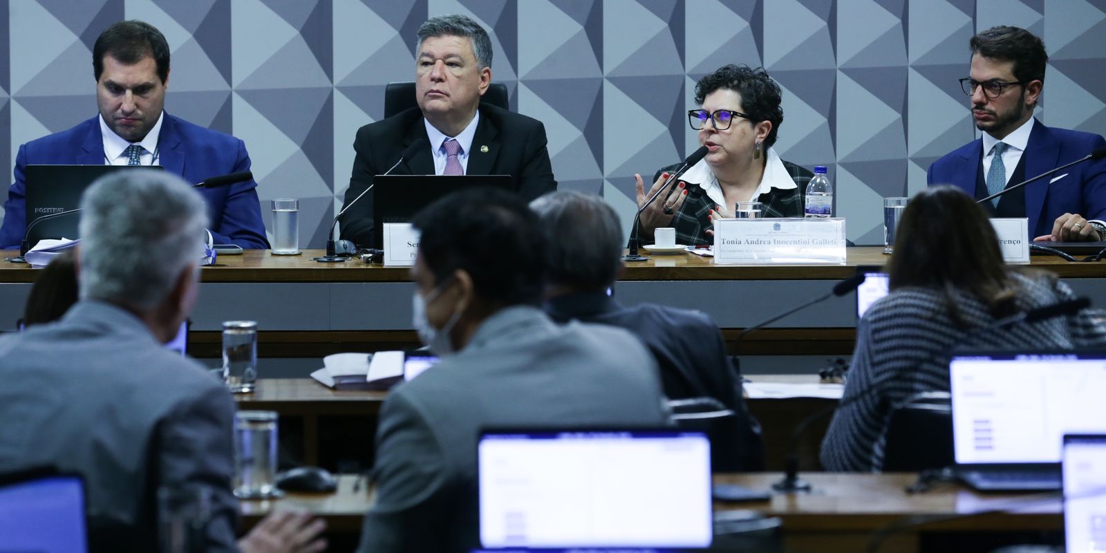 Fraudes no inss: ex-conselheira diz que alertou autoridades desde 2019