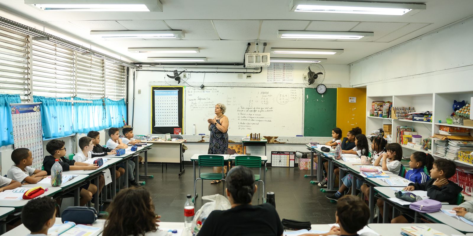 Professor pode solicitar carteira nacional docente a partir de amanhã