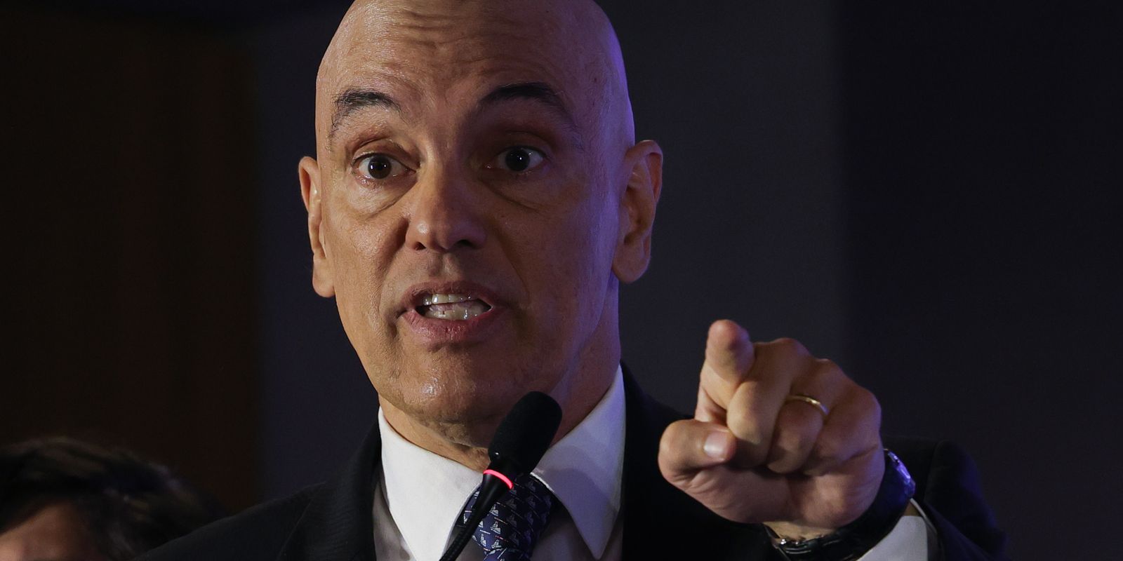 Bolsonaro permanece preso: stf nega domiciliar e restringe visitas