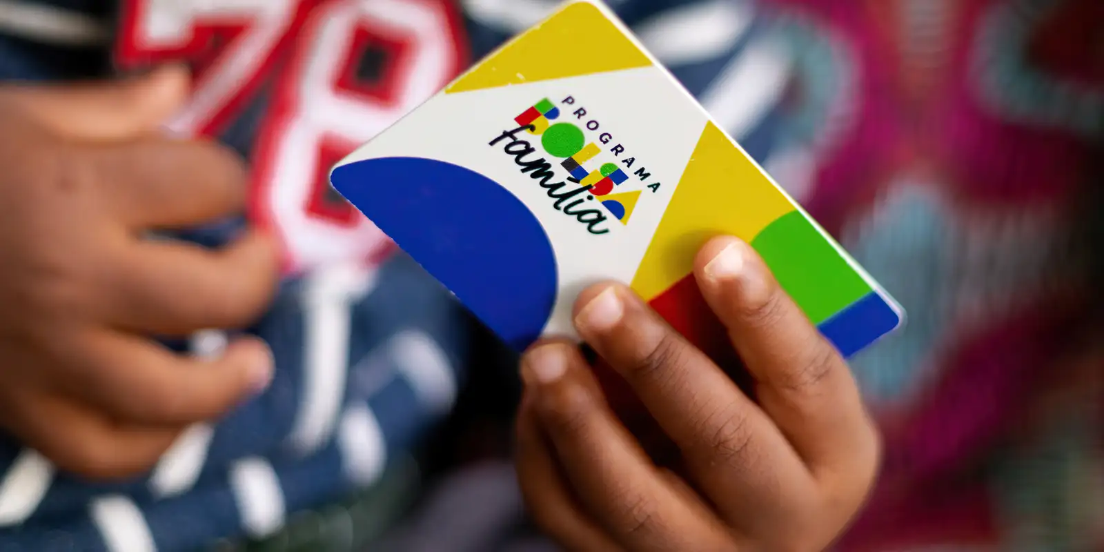Caixa paga bolsa família a beneficiários com nis final 4