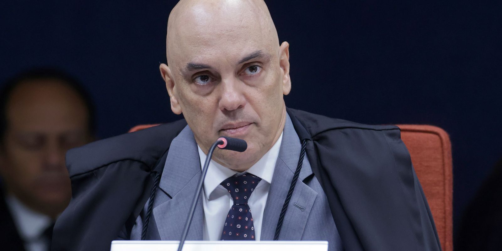 Moraes mantém decisão sobre execução das penas de bolsonaro e outros