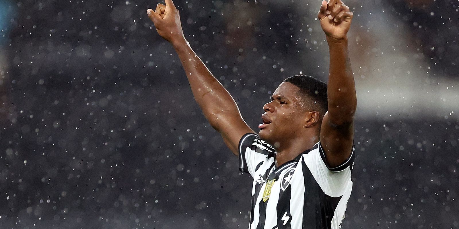 Panamenho kadir garante vitória dramática do botafogo no nilton santos
