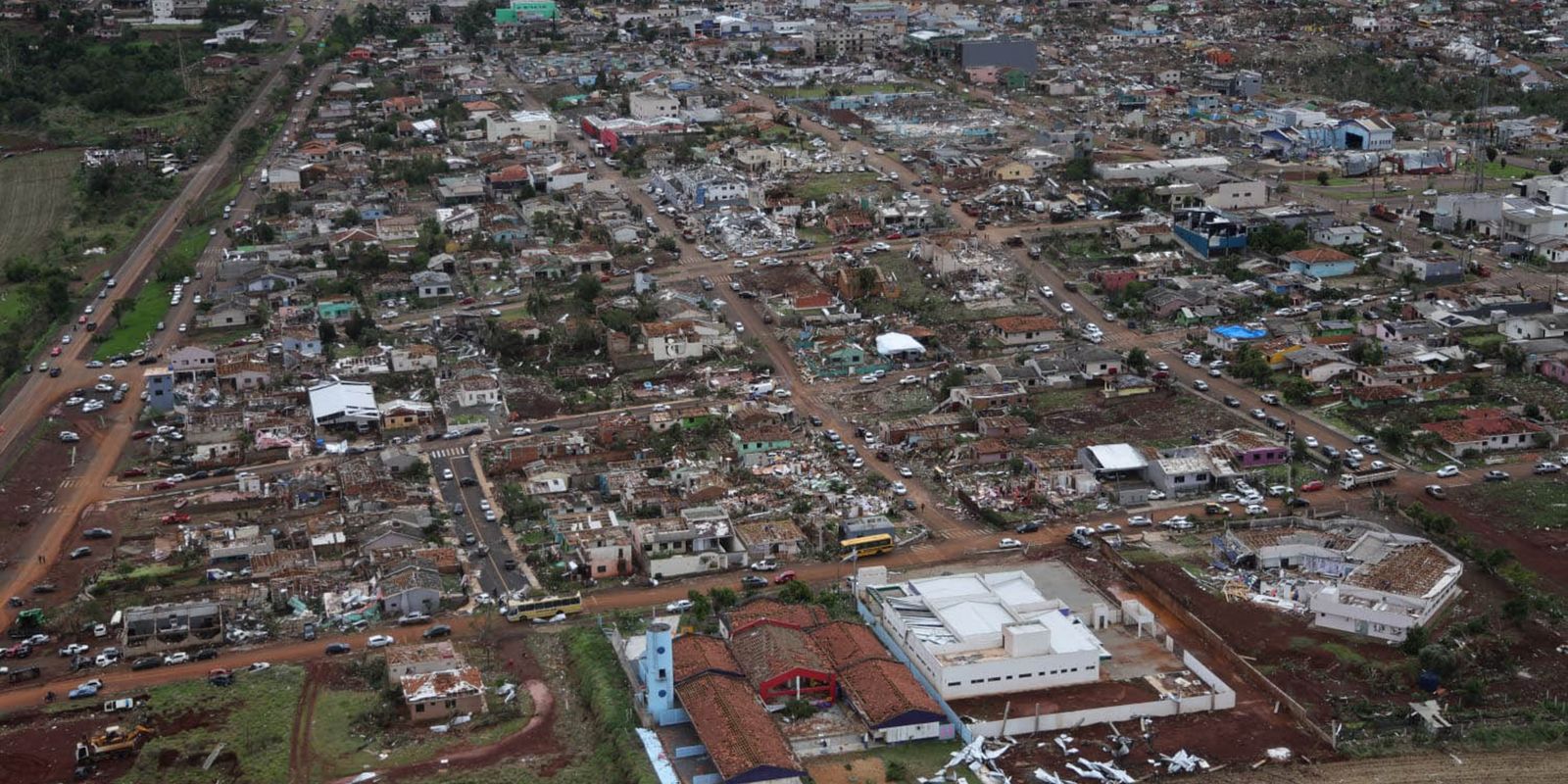 Paraná declara calamidade pública após tornado devastador