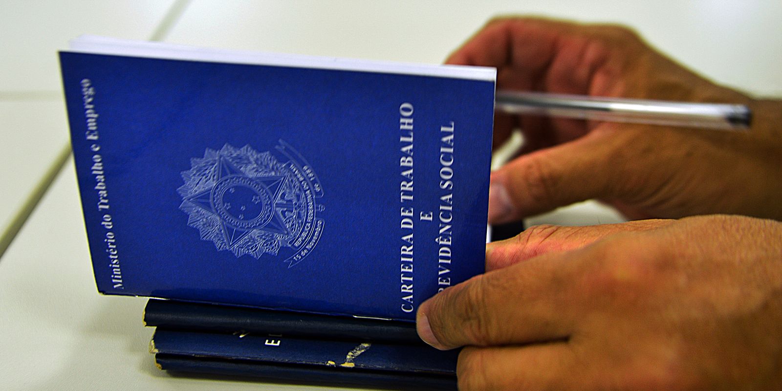 Caged: Brasil criou 1,27 milhão de vagas formais em 2025, mas ritmo desacelerou