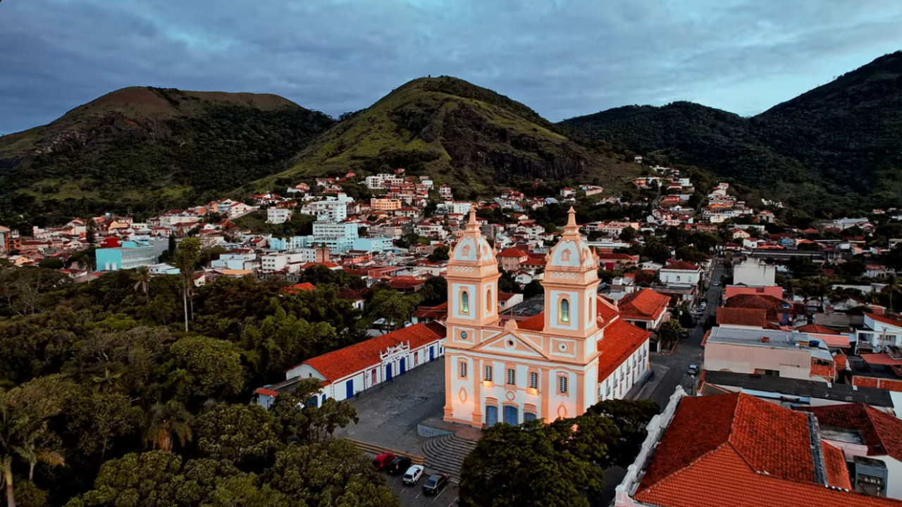 Valença: O coração imperial do café, música e aventura na Serra Fluminense