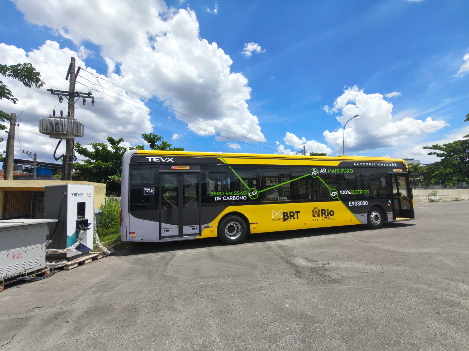 Rio de Janeiro inova: ônibus 100% elétrico começa a ser testado no Conexão BRT