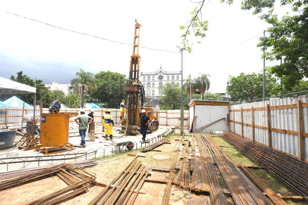 Rio de Janeiro inicia instalação de monumento em honra a Martinho da Vila