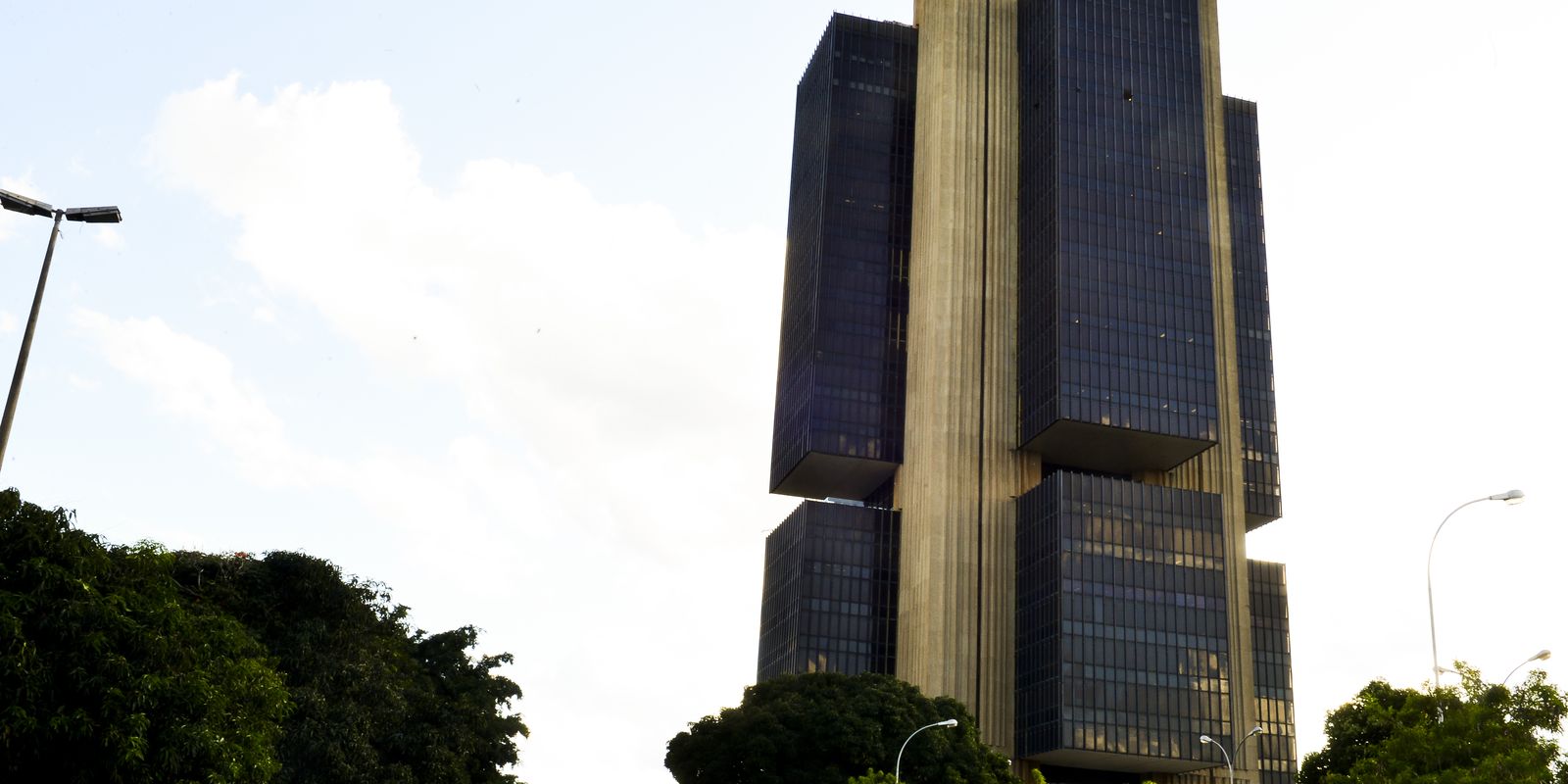 Banco Central aumenta o cerco: novas regras para provedores de TI financeiros entram em vigor