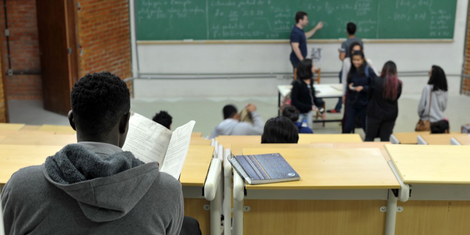 Lei de Santa Catarina que proíbe cotas raciais em universidades estaduais é alvo de ação na Justiça