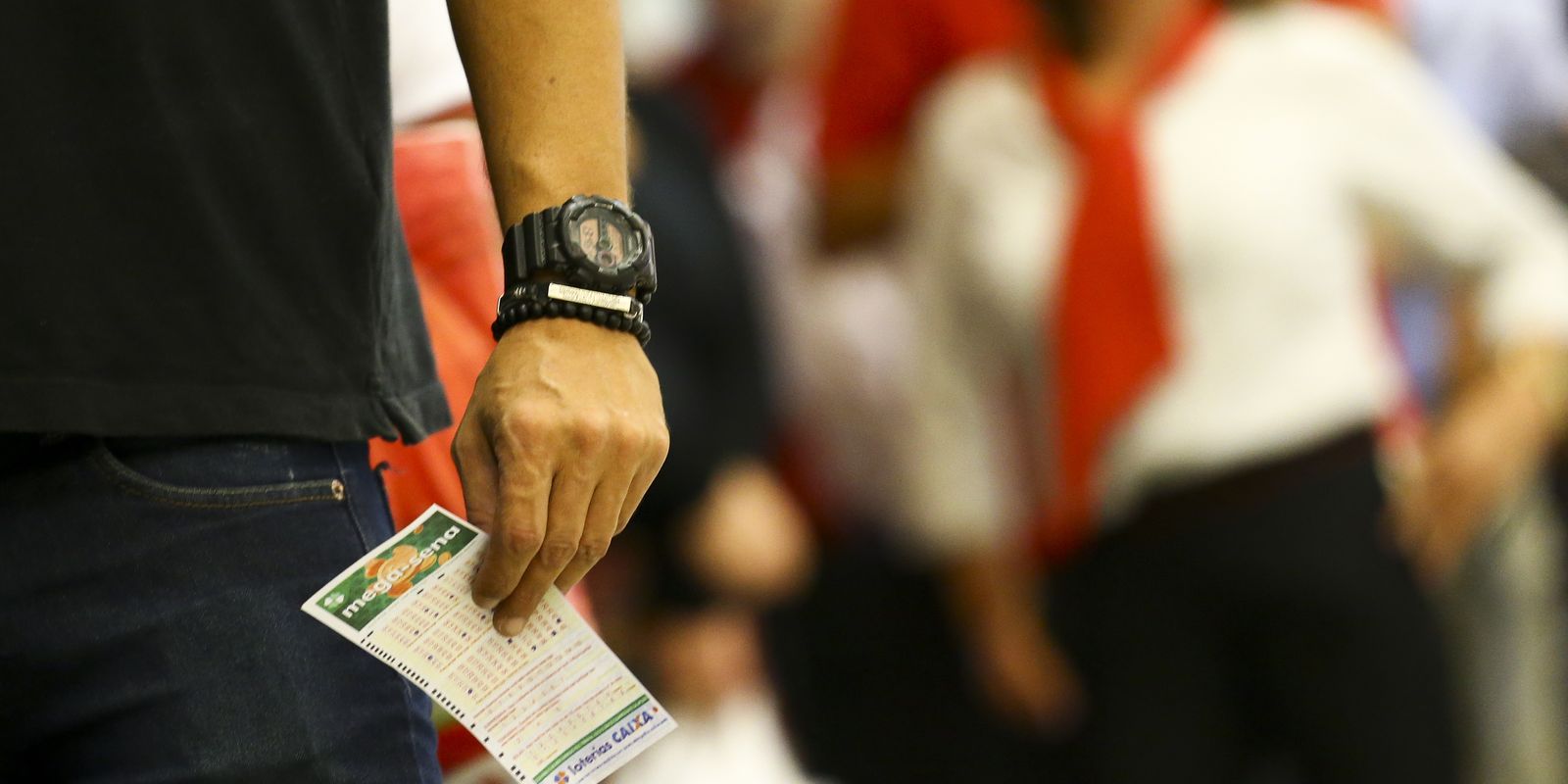 Mega-Sena acumula e próximo sorteio oferece R$ 115 milhões; veja como apostar