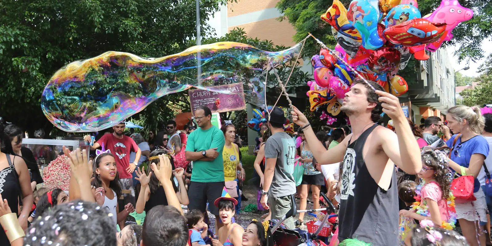 Alerta urgente: por que postar fotos de crianças no carnaval pode ser perigoso