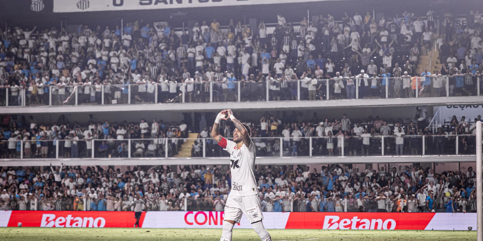 Neymar decide com dois gols e Santos vence a primeira no Brasileirão