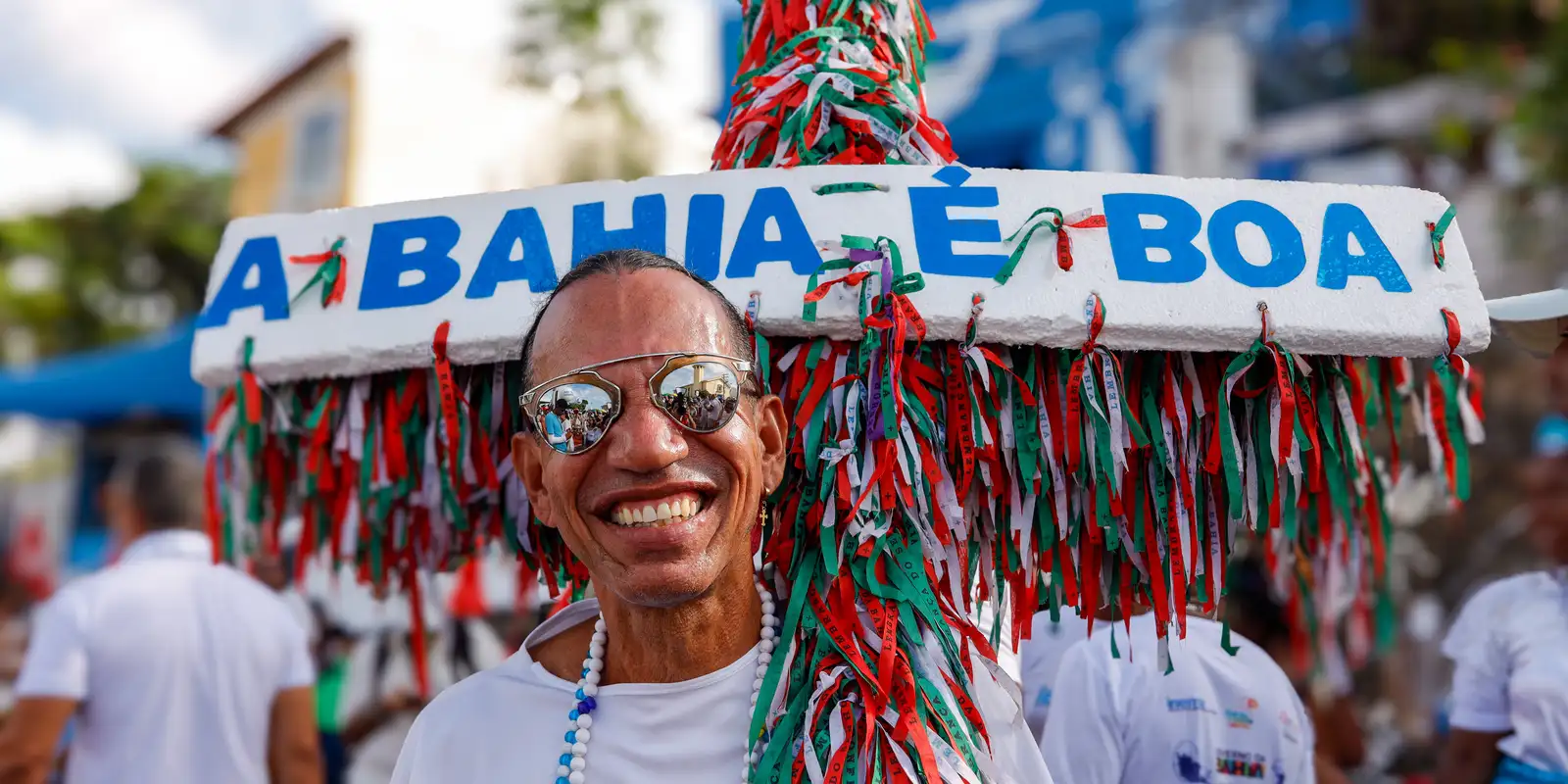Salvador: milhares lotam Rio Vermelho para grande festa de Iemanjá