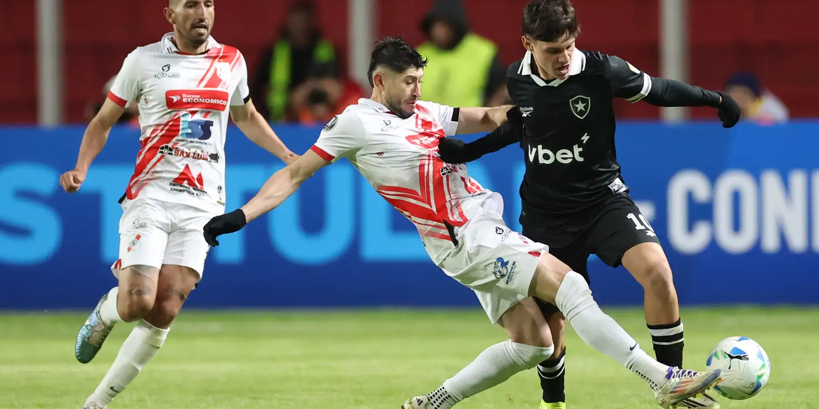 Botafogo perde para o Nacional Potosí na altitude e precisa reverter na Libertadores