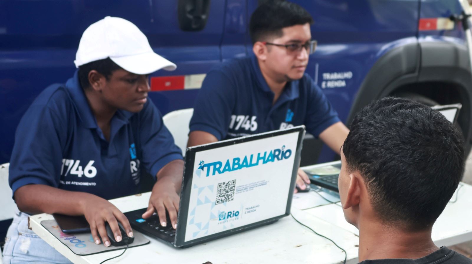 Van do Trabalha Rio: atendimento em três bairros do Rio na semana pré-Carnaval