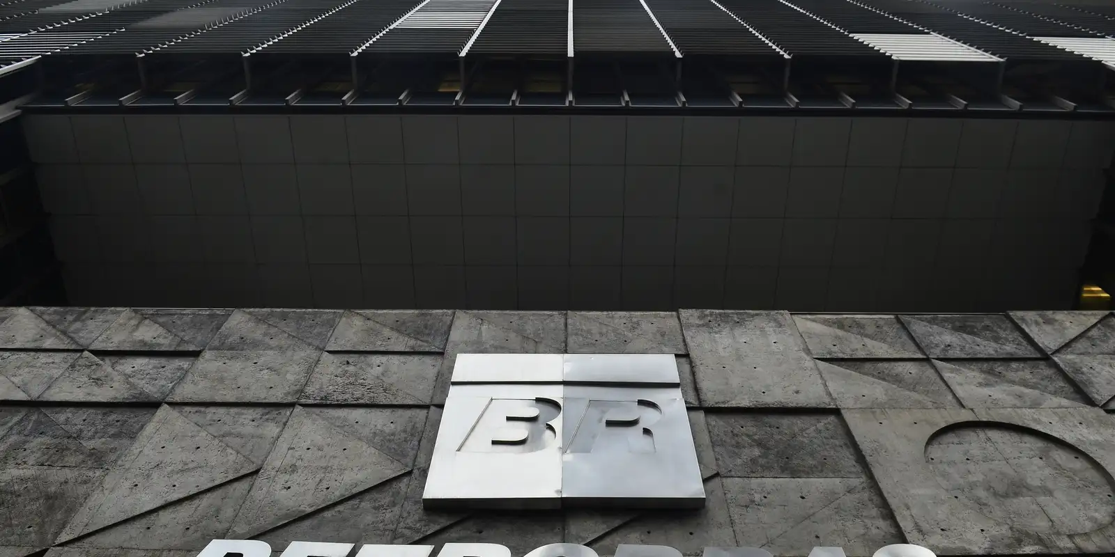 Petrobras faz grande aposta na África com aquisição de novo bloco de petróleo na Namíbia