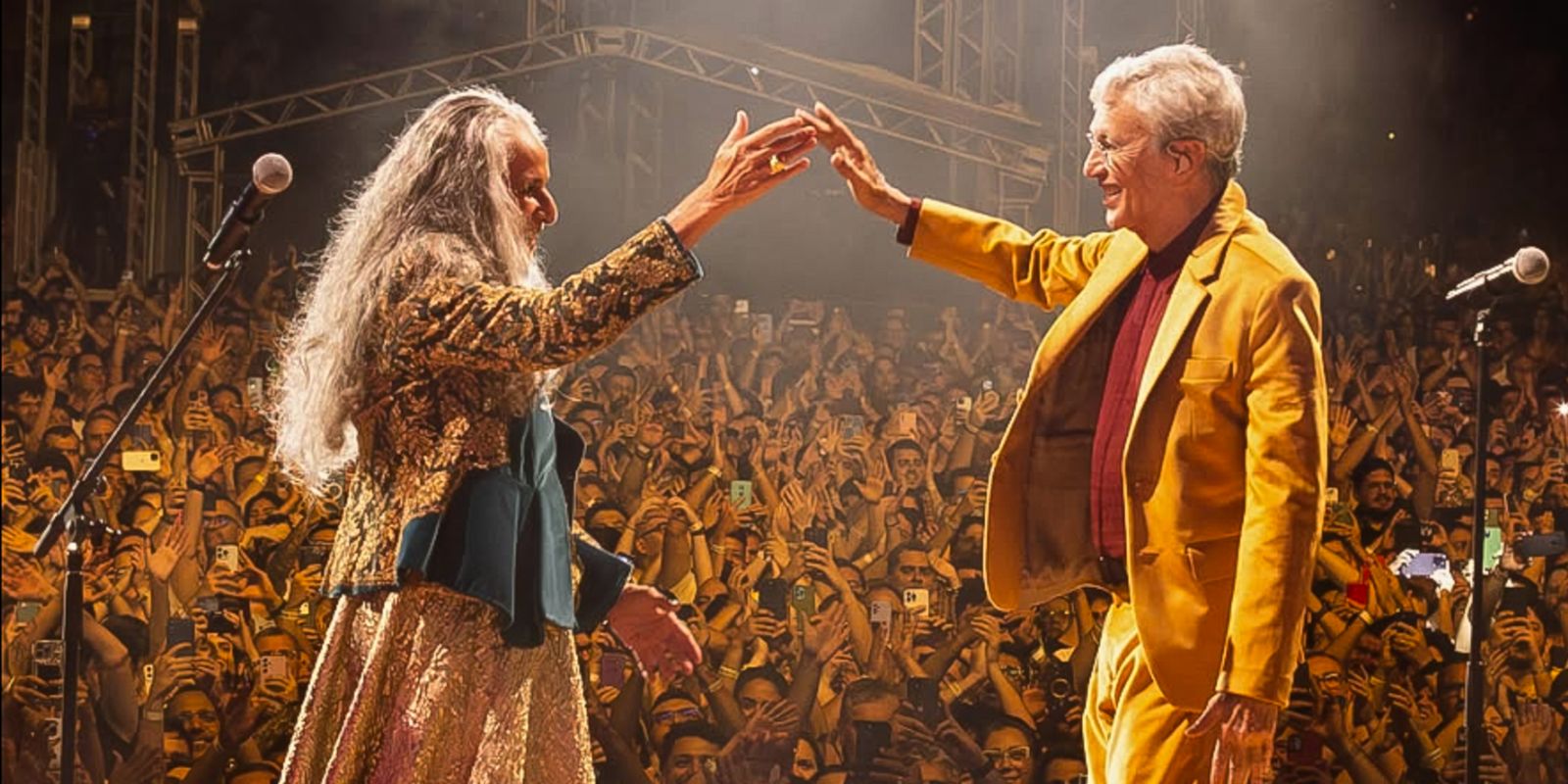 Caetano Veloso e Maria Bethânia brilham no Grammy 2026 e levam prêmio de Álbum Global