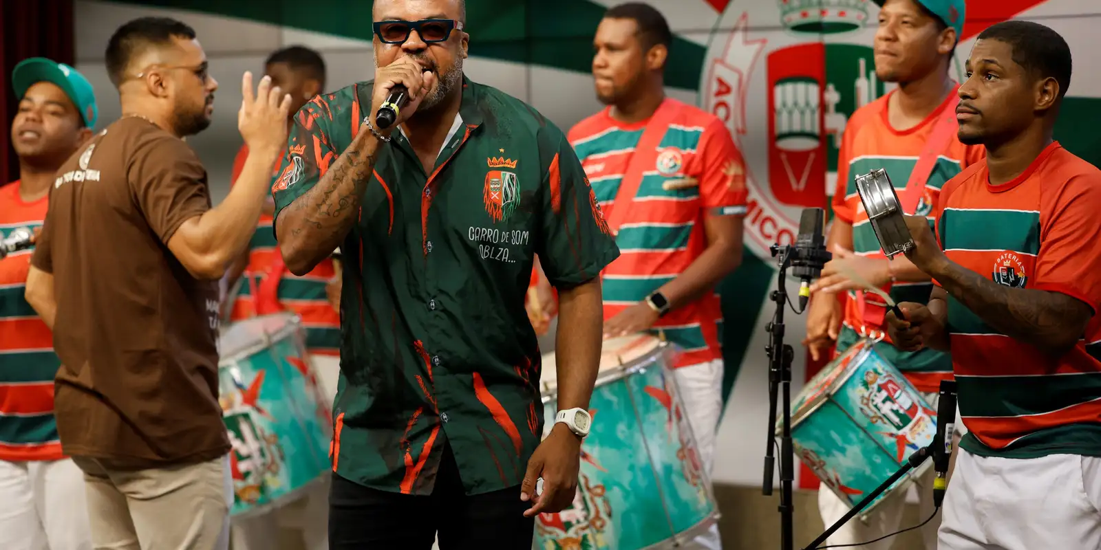 Grande Rio homenageia Manguebeat e Pernambuco em desfile emocionante na Sapucaí