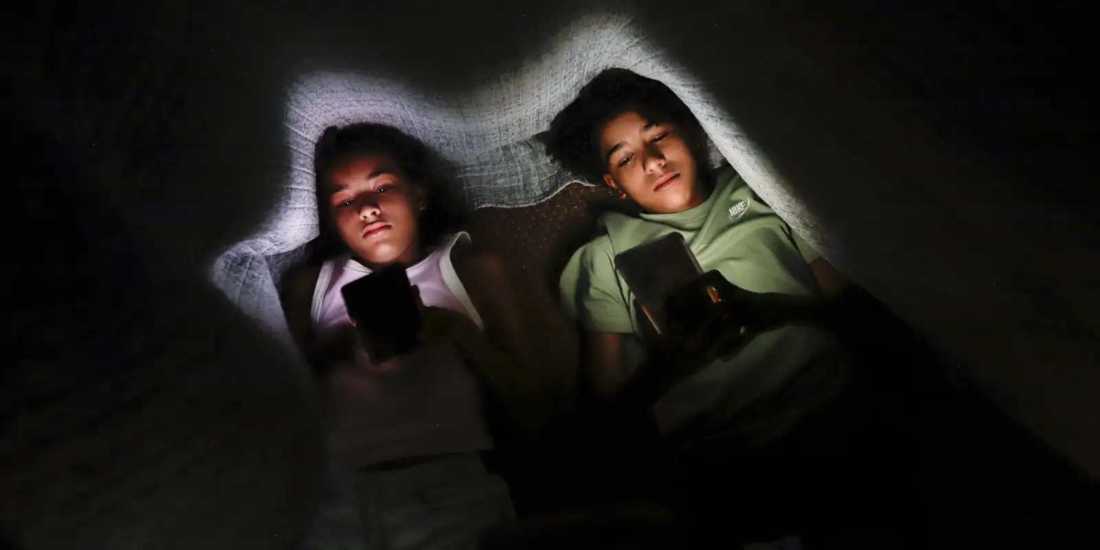Internet brasileira: nova regra flexível de idade para proteger crianças e adolescentes