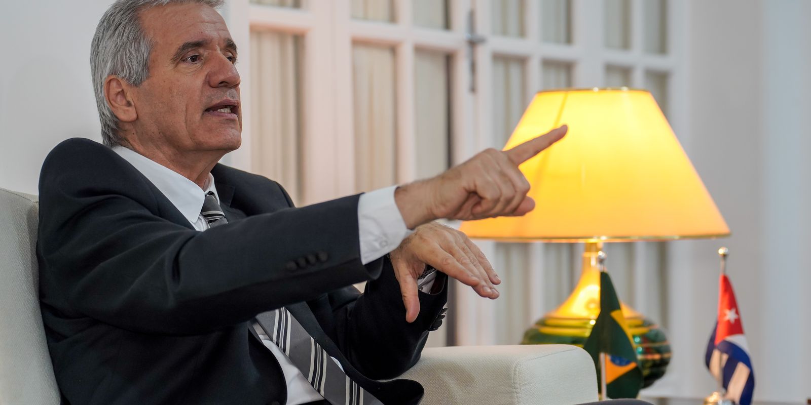 Embaixador de Cuba denuncia ‘genocídio’ nas medidas dos EUA sobre petróleo