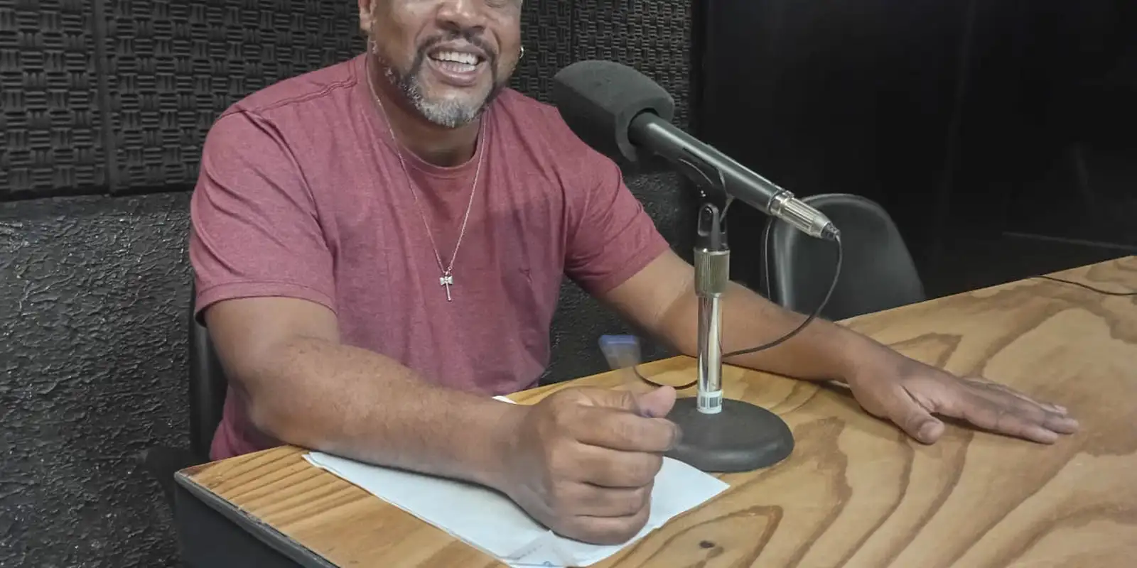 Sociólogo revela a face política oculta do samba-enredo na ditadura militar