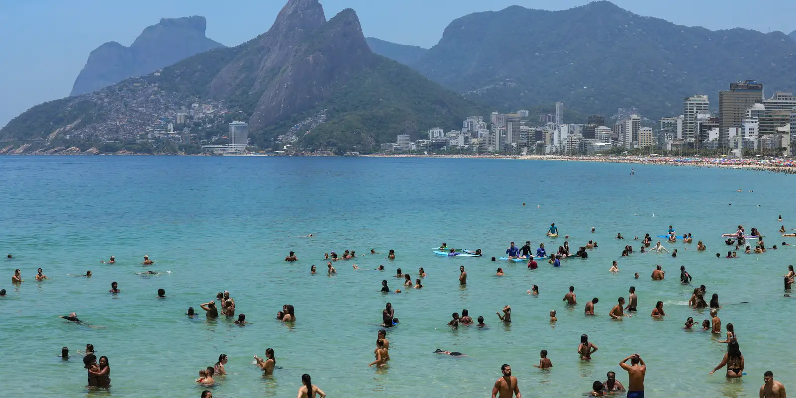 Salva-vidas do Rio resgatam mais de 450 pessoas no litoral durante o carnaval
