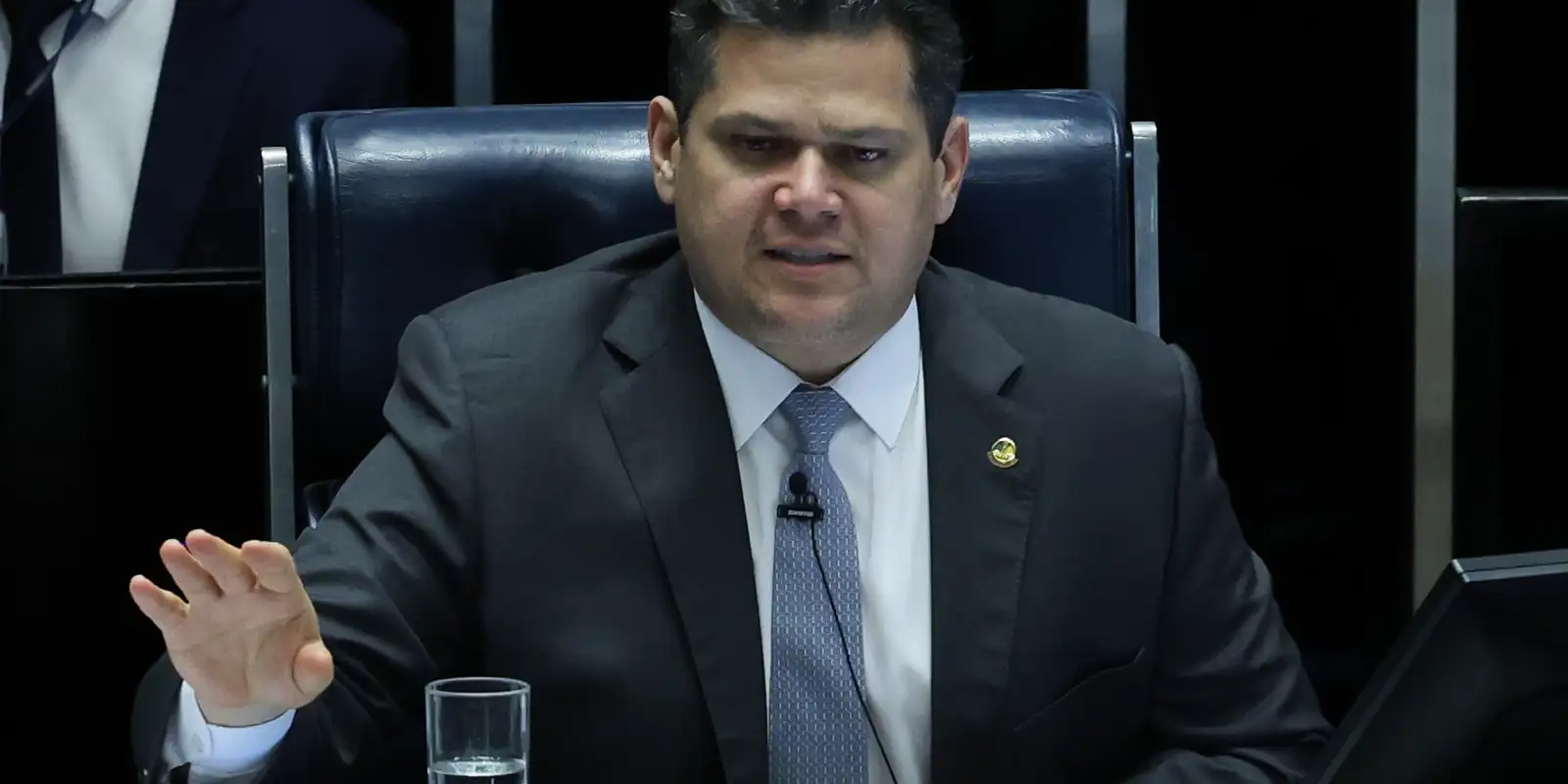 Alcolumbre decide: quebra de sigilo de Lulinha na CPMI do INSS é mantida