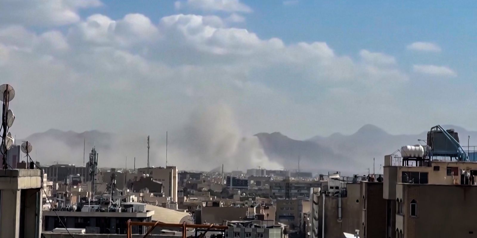 Mortes e destruição: conflito no Oriente Médio se intensifica com ataques aéreos