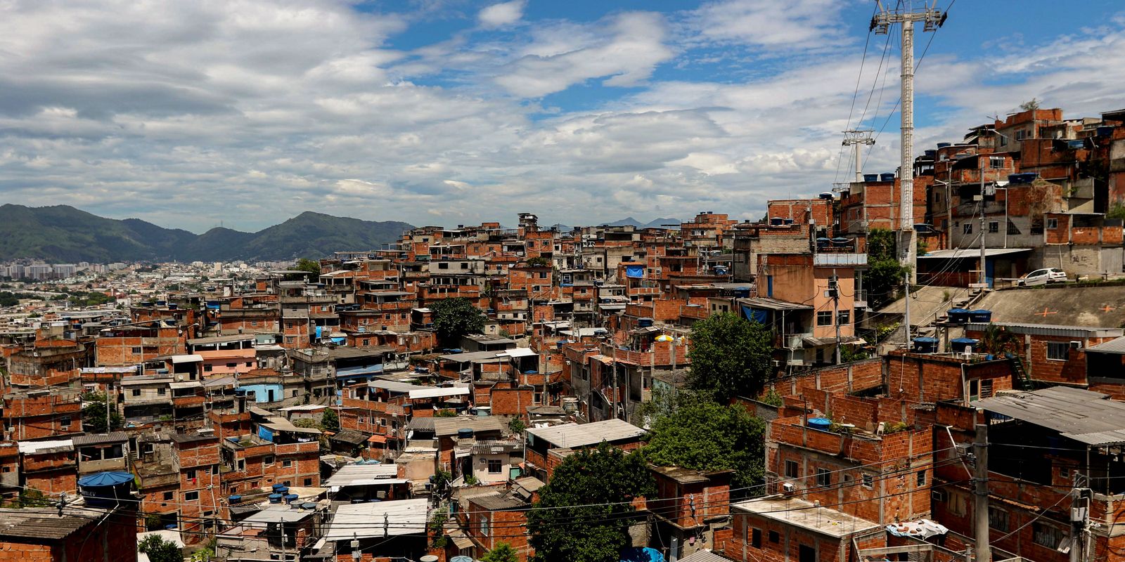 Alerta no Brasil: favelas crescem quase 3 vezes mais rápido que cidades em 40 anos
