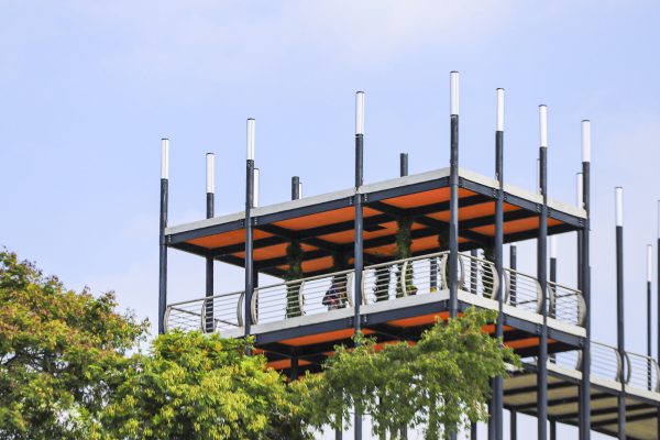 Paes inaugura novo mirante no Parque Oeste Ana Gonzaga e surpreende com dois casamentos