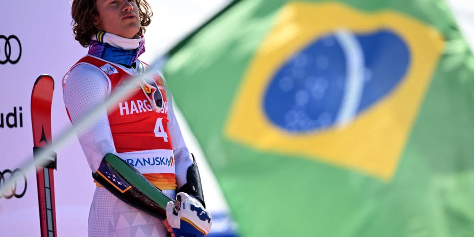 Lucas Pinheiro brilha e conquista título inédito na Eslovênia após ouro olímpico
