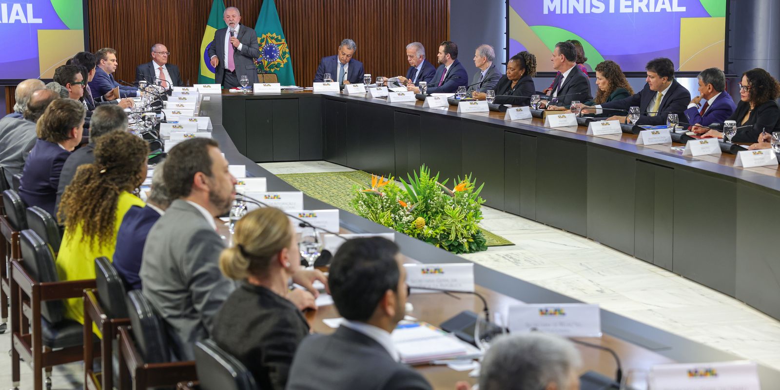 Eleições 2026: Lula confirma Alckmin como vice e faz alerta sobre o alto custo da política