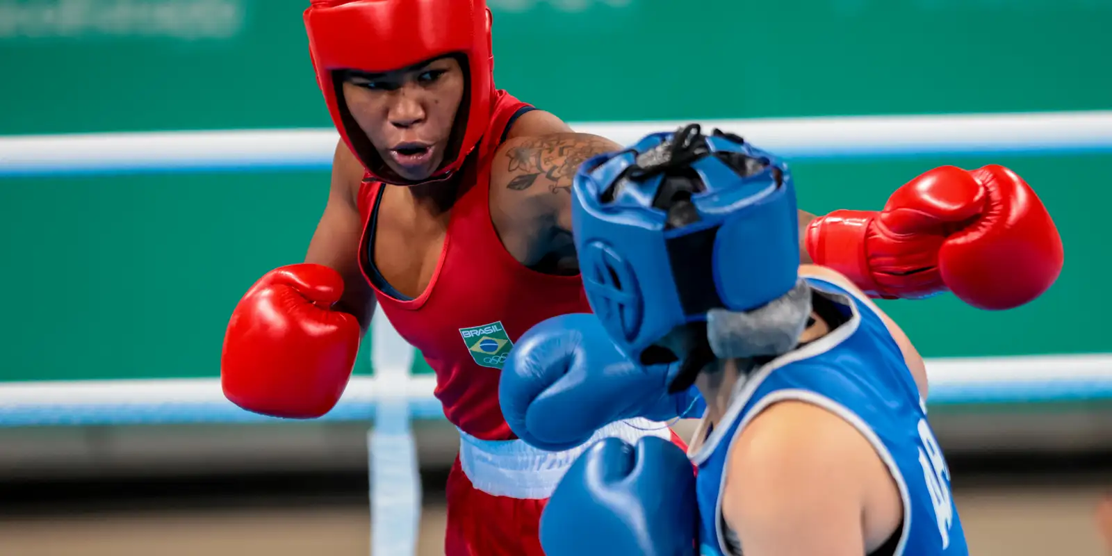Boxe brasileiro fatura 5 pódios e abre temporada 2026 com medalhas na Bulgária