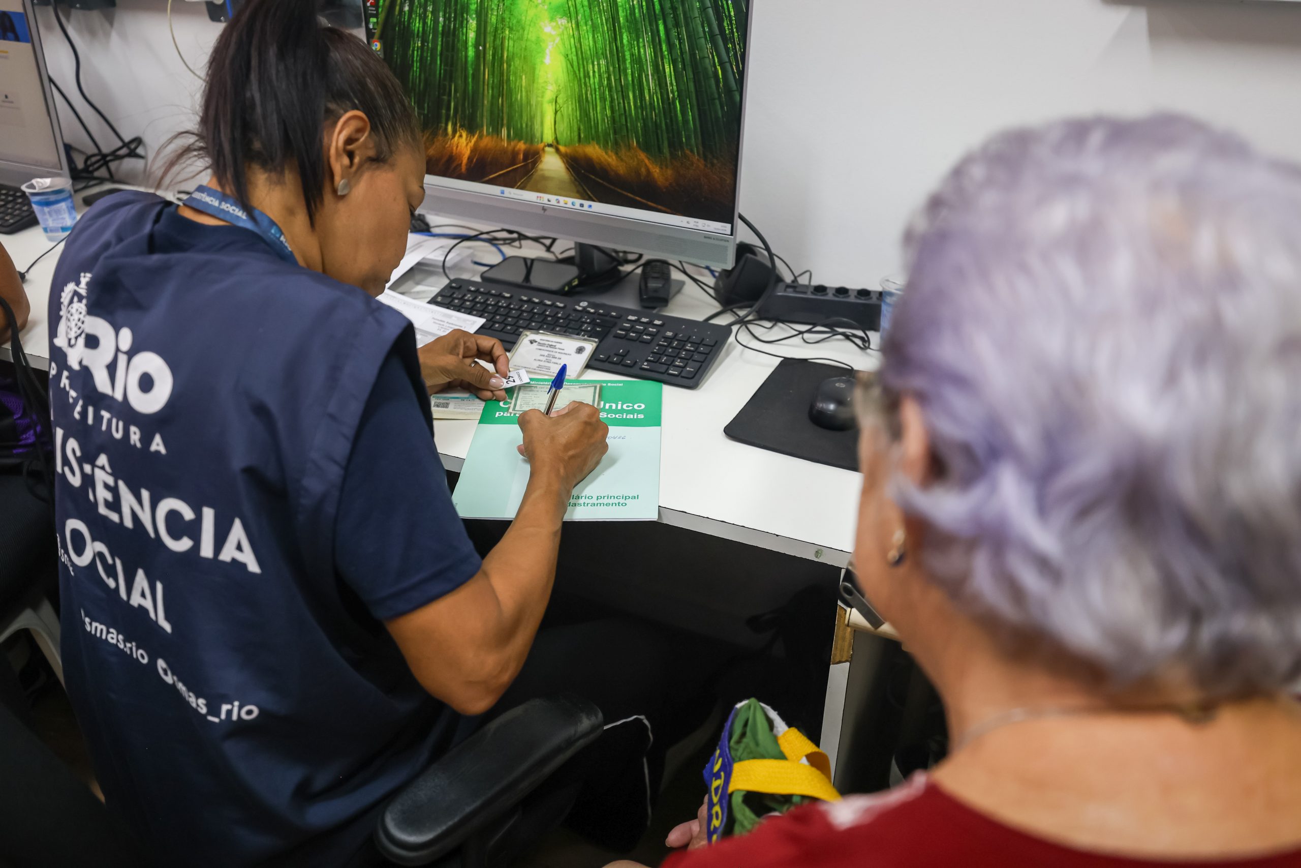 CadMóvel Carioca: um ano conectando a população a direitos, com nova ação na Fiocruz